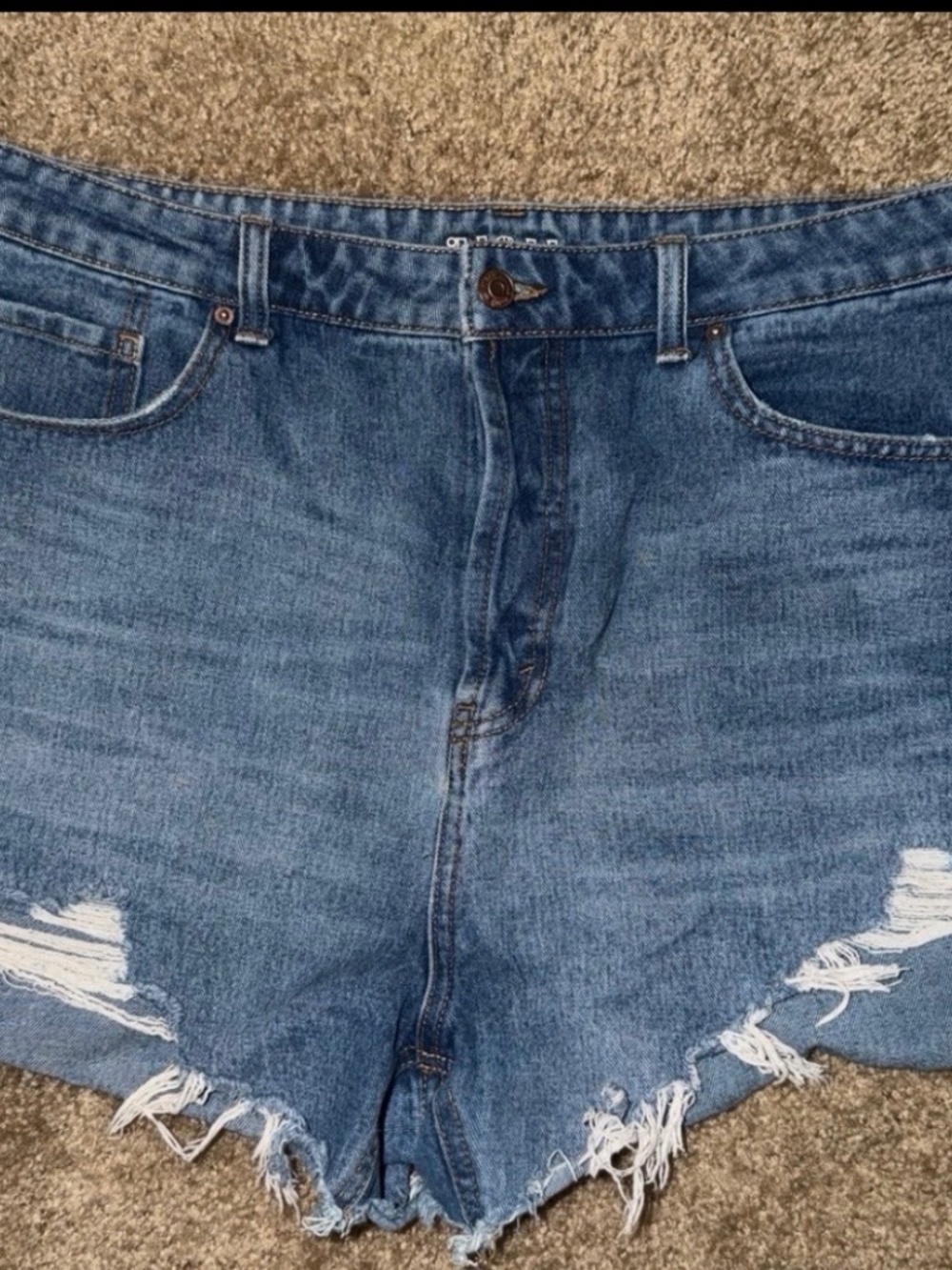Wild fable distressed denim shorts size 14